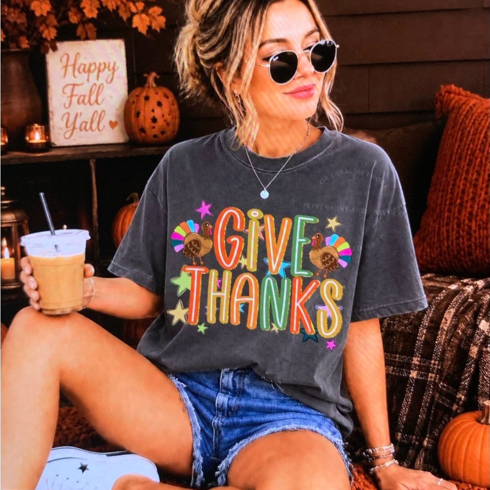 Give Thanks Graphic Comfort Colors Pepper Women’s Tshirt